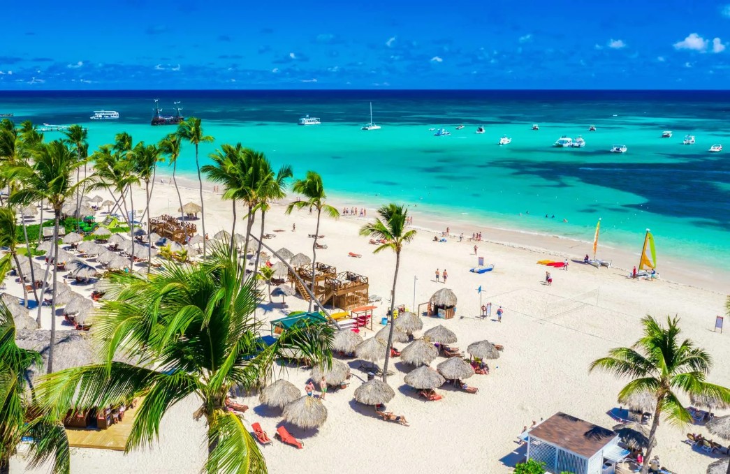 El turismo dominicano aportó US$25.000 millones a la economía nacional en 2025
