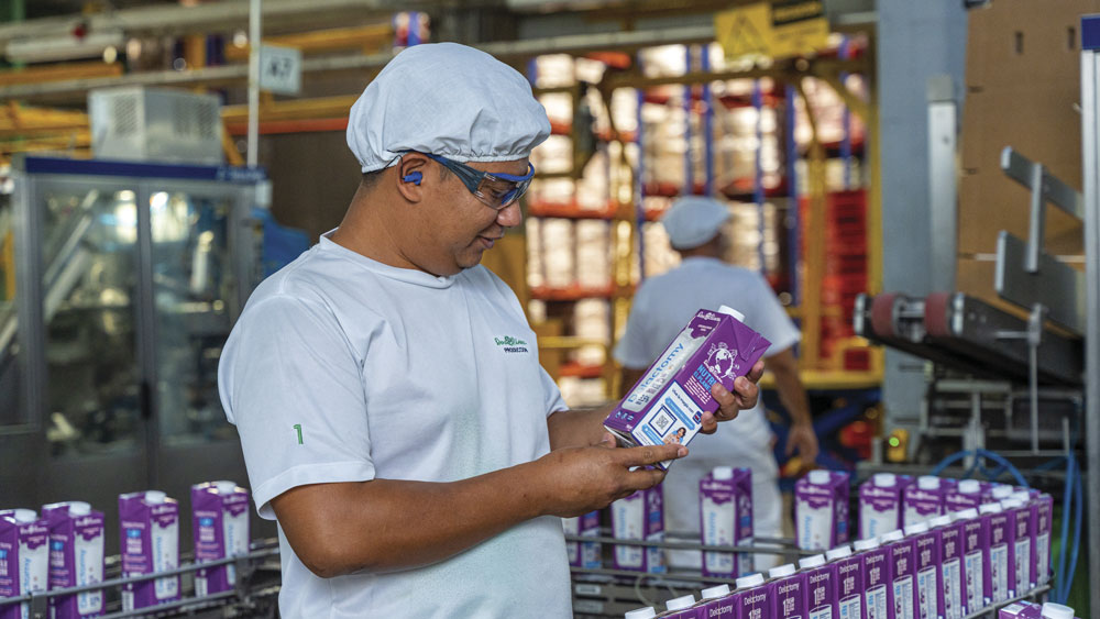 Dos Pinos, orgullo cooperativo que lleva calidad a toda la región
