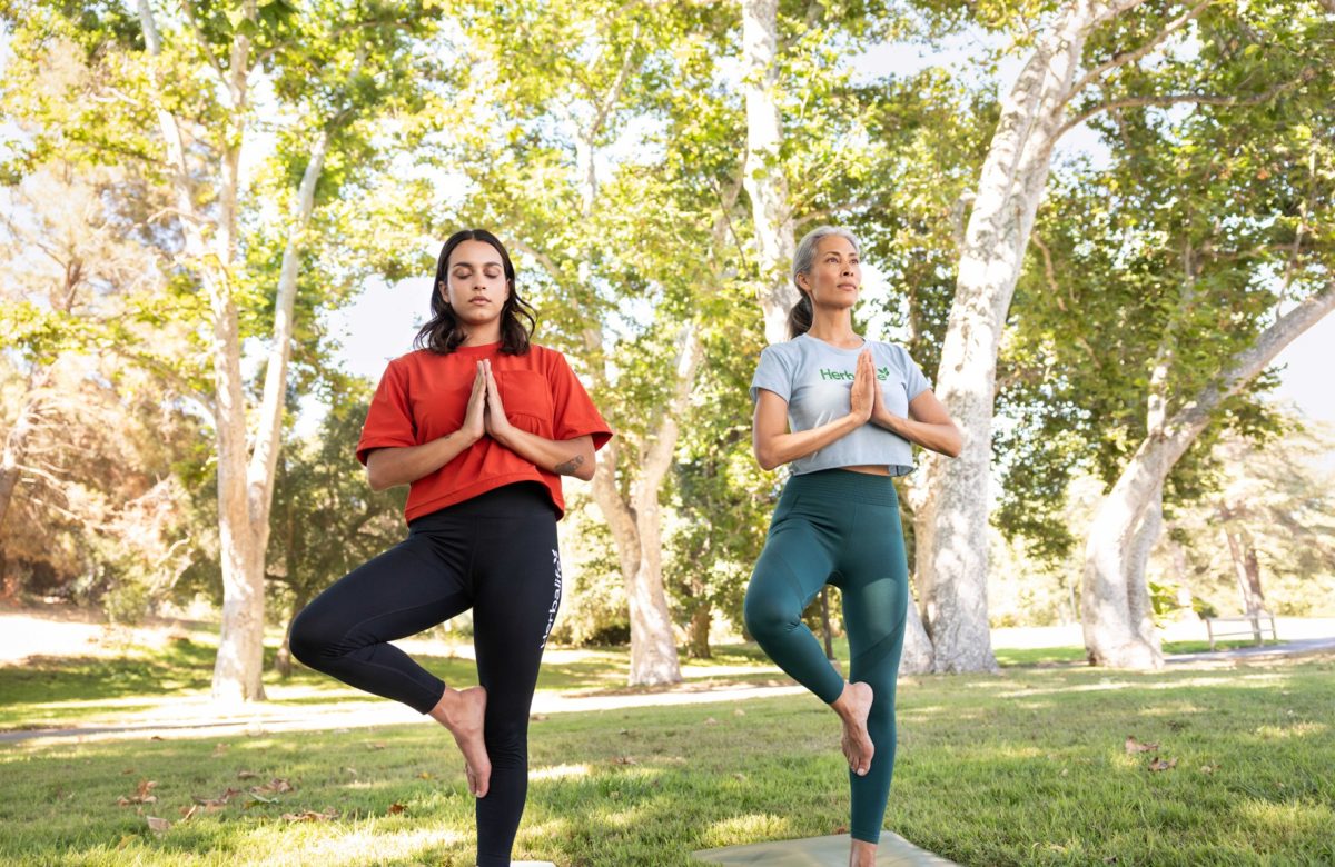Día Internacional del Yoga: cómo la alimentación puede influir en la energía, la concentración y la recuperación