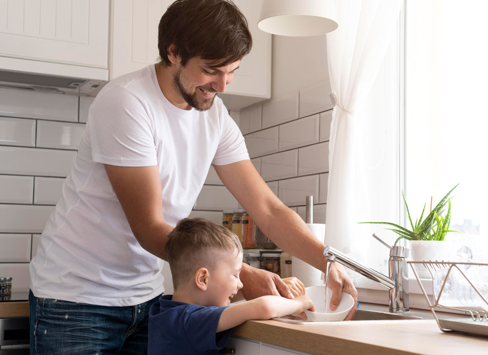 Costa Rica vive una nueva paternidad: más de 794 000 hombres redefinen su rol familiar