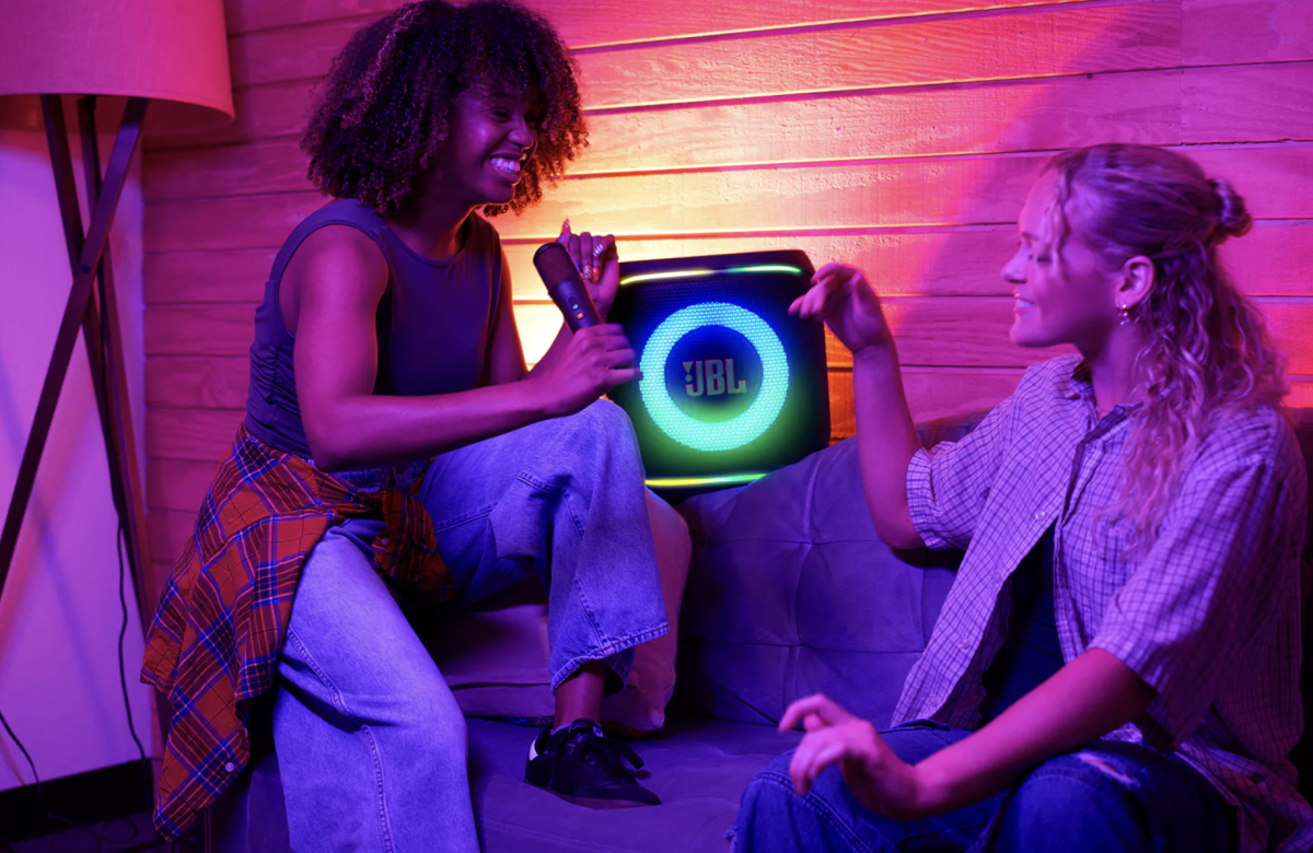 JBL incorpora funciones de inteligencia artificial a su línea PartyBox