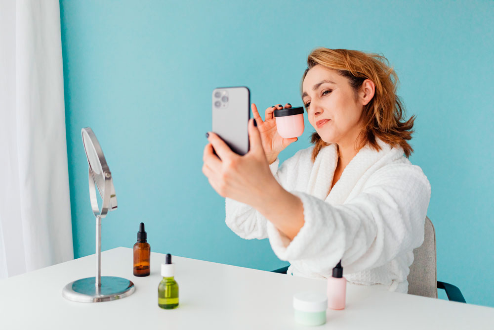 ¿Por qué las marcas apuestan por creadores especializados en skincare?