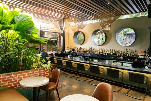 Tapas, cocteles y cocina creativa: la propuesta de Los Tres Perros en La Sabana, Costa Rica