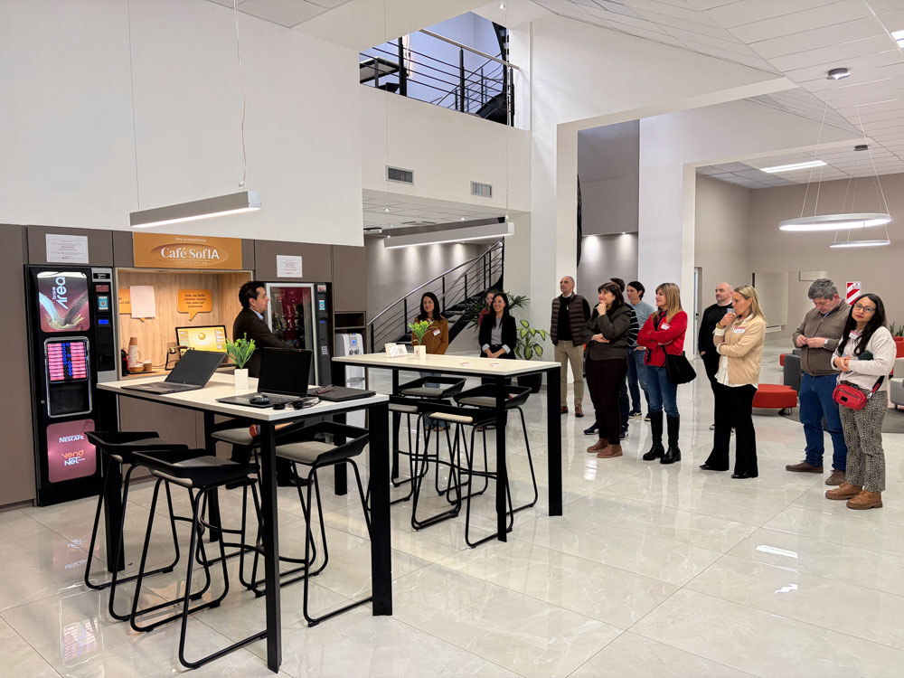 ADEN transforma un café en un laboratorio real de inteligencia artificial gestionado por sus alumnos