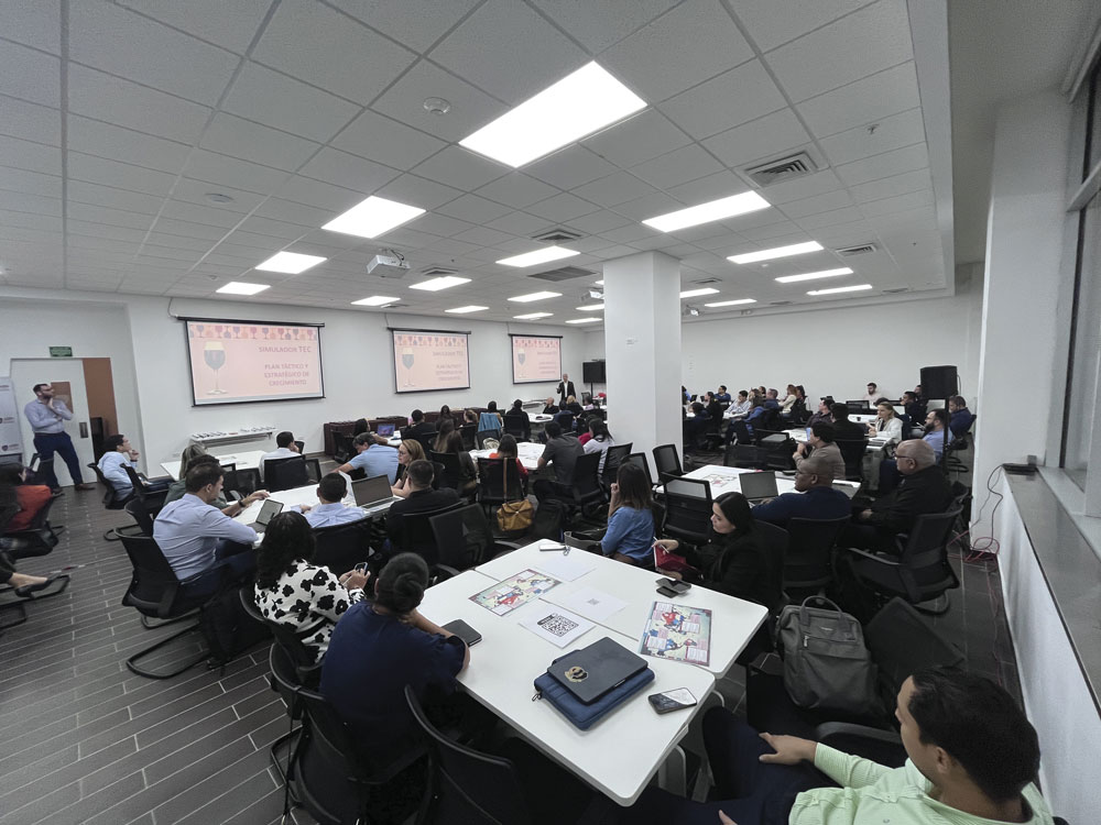 ADEN, formación continua con innovación, tecnología y aprendizaje personalizado