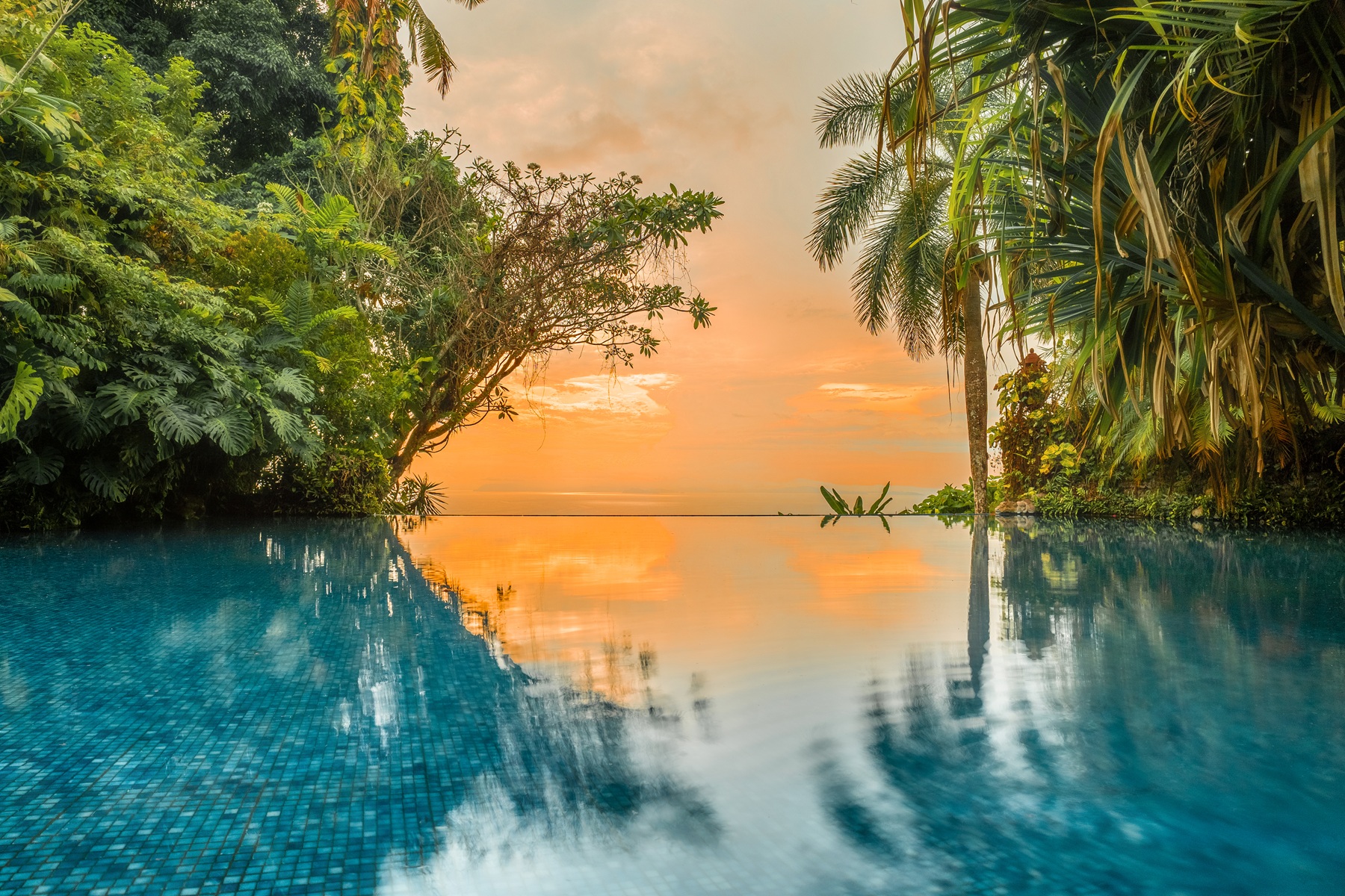 Travel + Leisure incluye a Villa Caletas entre los hospedajes de lujo natural recomendados en Costa Rica