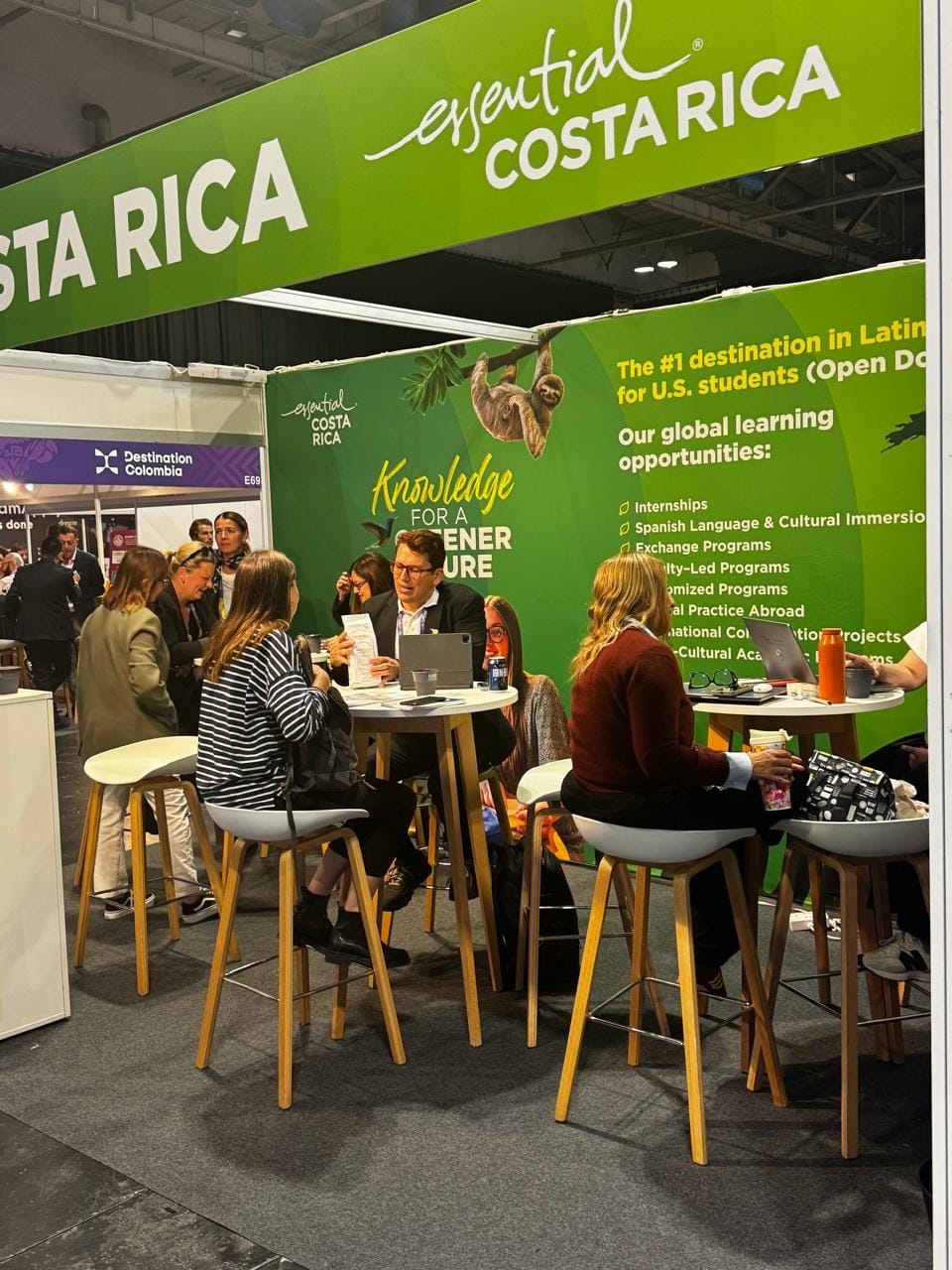 Costa Rica posicionó su oferta educativa ante más de 7 000 líderes internacionales en Europa