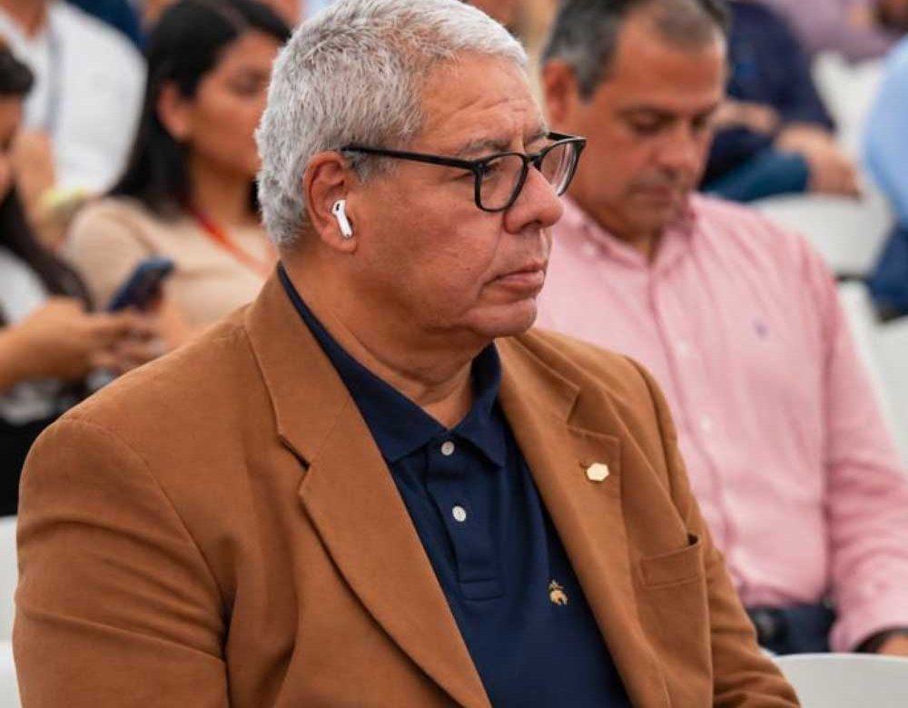 Vida y Éxito felicita a los líderes empresariales de nuestra región, en especial a Francisco Sinibaldi, vicepresidente de Bebidas No Carbonatadas de Distribuidora Maravilla