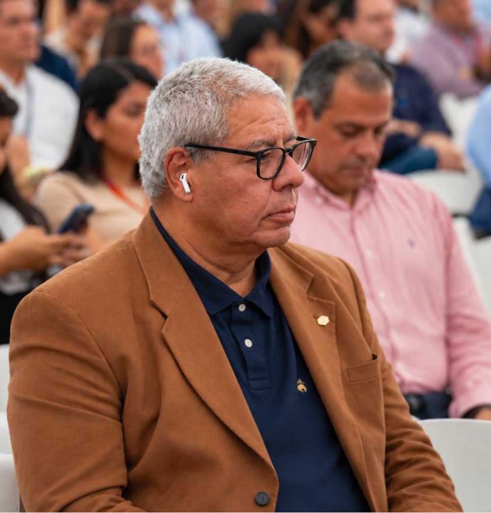 Vida y Éxito felicita a los líderes empresariales de nuestra región, en especial a Francisco Sinibaldi, VP de Bebidas no Carbonatadas de Maravilla/ Castillo Hermanos