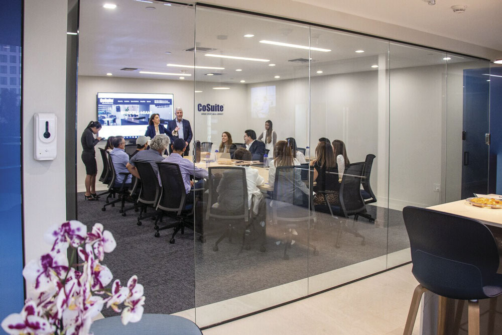 CoSuite, oficinas libres de carga operativa