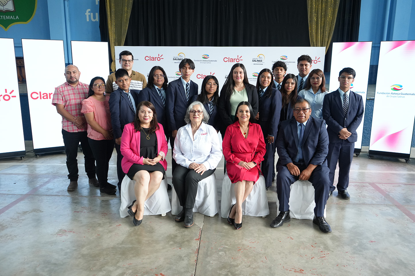 Claro Guatemala amplía por tres años la conexión gratuita para estudiantes de Plantel Azteca