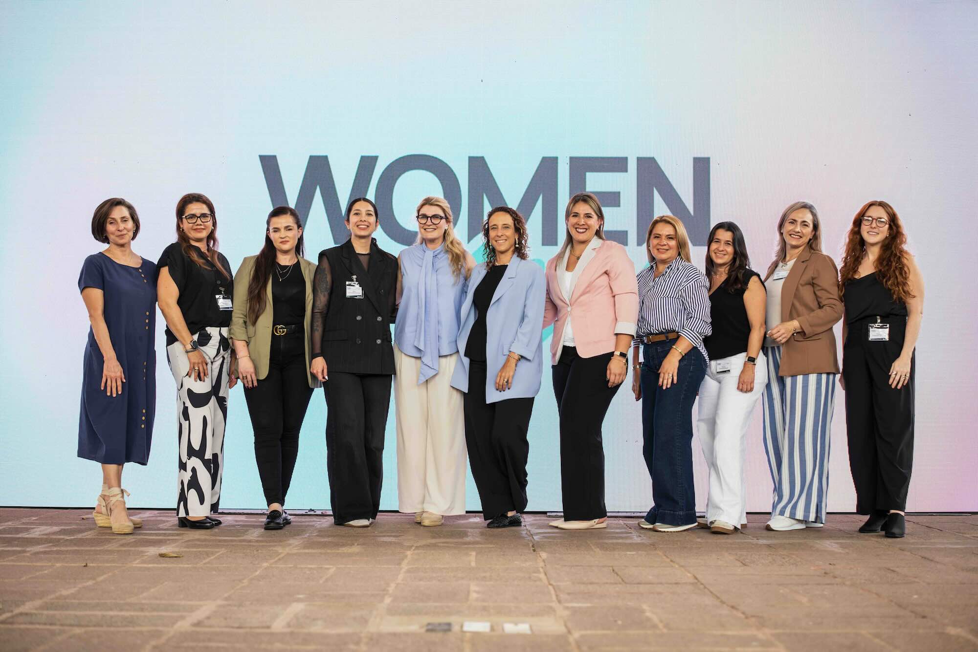 Banco Promerica impulsa el talento de 14 líderes con becas para programa de INCAE
