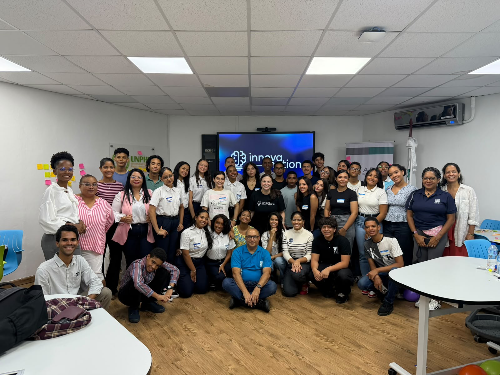 Estudiantes de 10 centros educativos de República Dominicana se incorporan a INNOVA-NATION