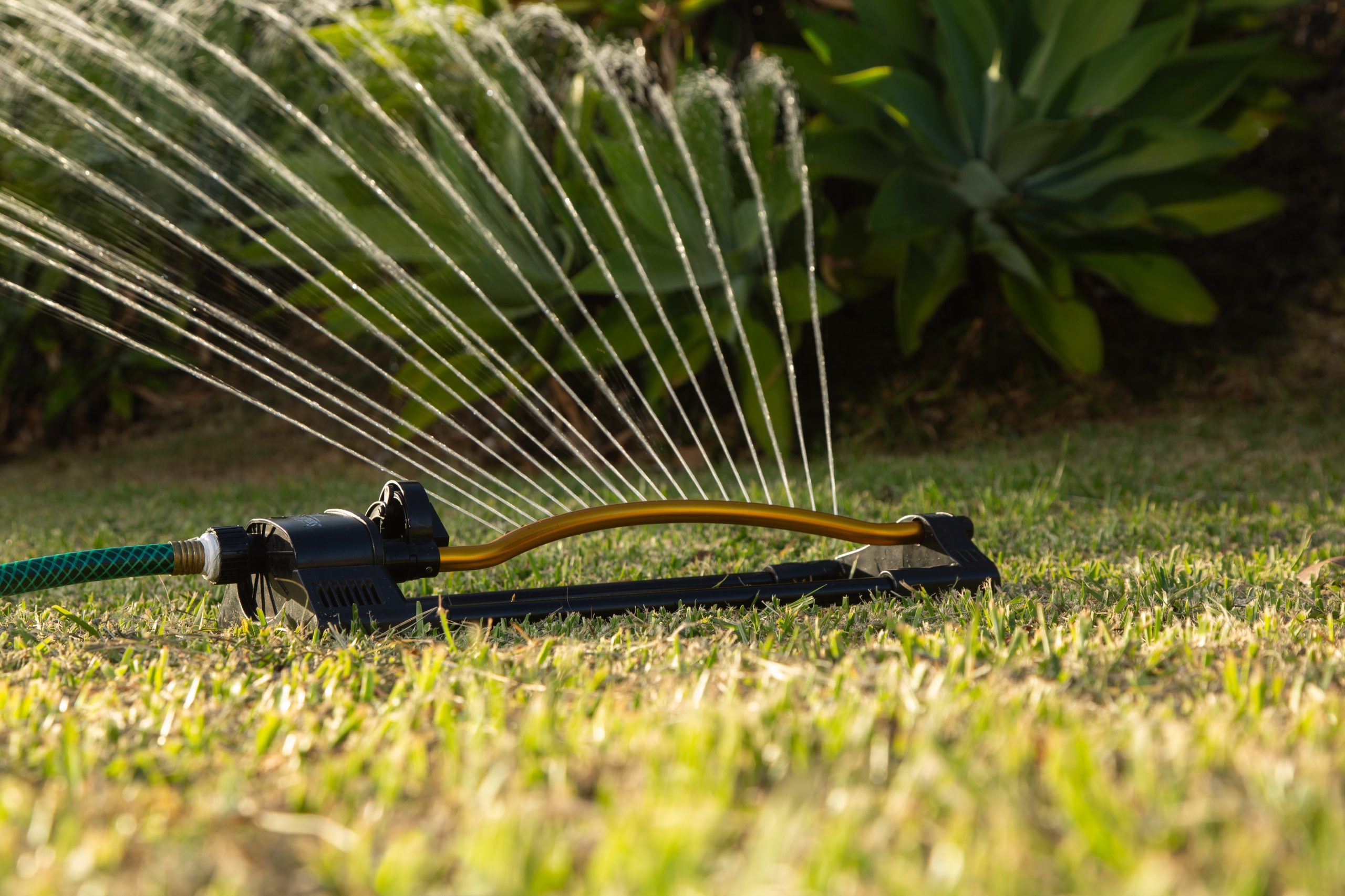 El riego inteligente ayuda a reducir el consumo de agua en los jardines