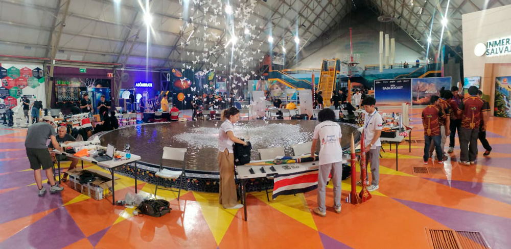 Equipo costarricense hace historia al ganar competencia internacional de cohetería con un motor de fabricación propia
