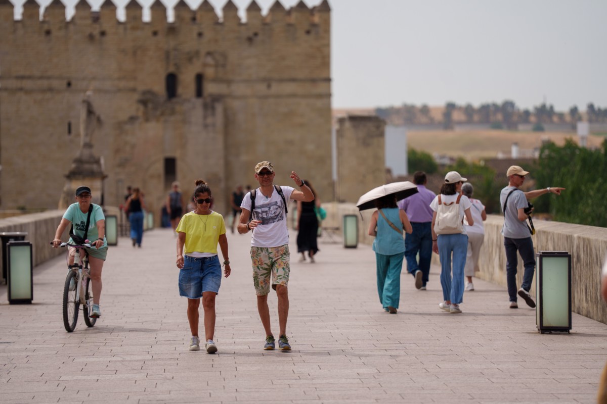 Turismo mundial crece 0,4% en el primer semestre y reduce previsión para 2026